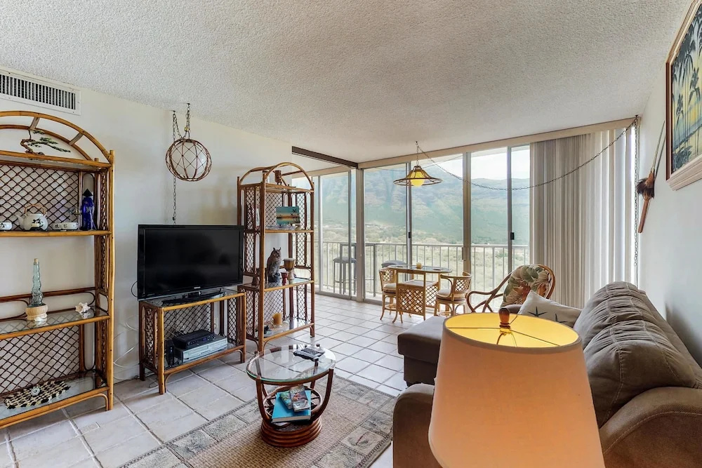 Makaha Valley Towers