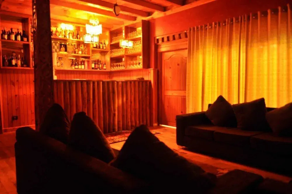 Base Camp Hotel