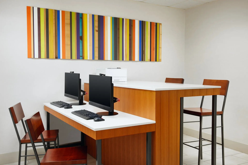 Holiday Inn Express & Suites Jacksonville South East - Medical Center Area by IHG