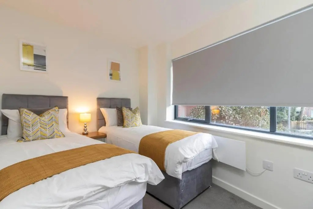 OPP Apartments LH11 - city centre, secure parking, fitness suite, brand new!