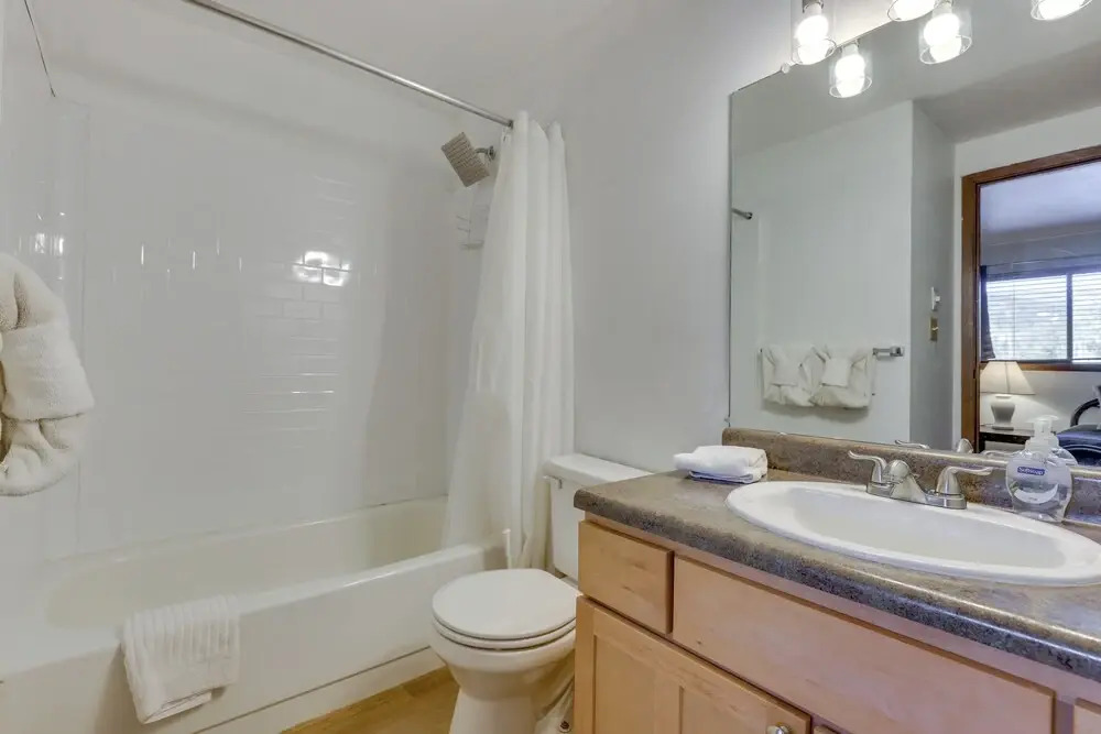Winter Park Condo w/ Pool ~ 3 Mi to Ski Resort