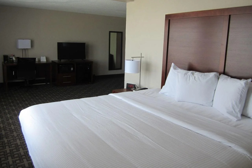 Baymont by Wyndham Grand Rapids Near Downtown