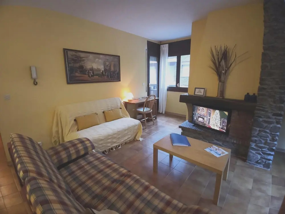 Apartment With 2 Bedrooms In Mas De Ribafeta With Wifi