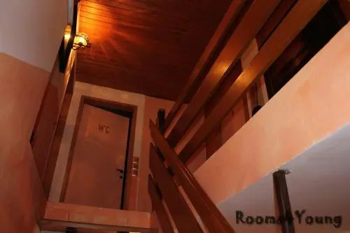Rooms4Young