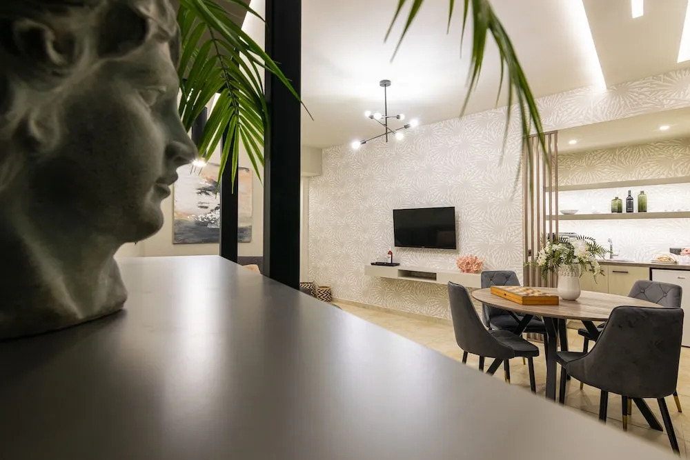 Mouria Studios & Apartments