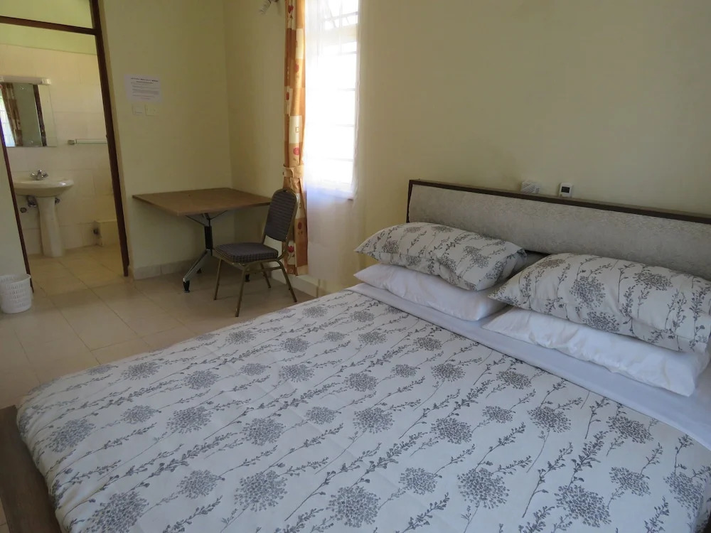 Azanza Mtwapa Holiday Home-B