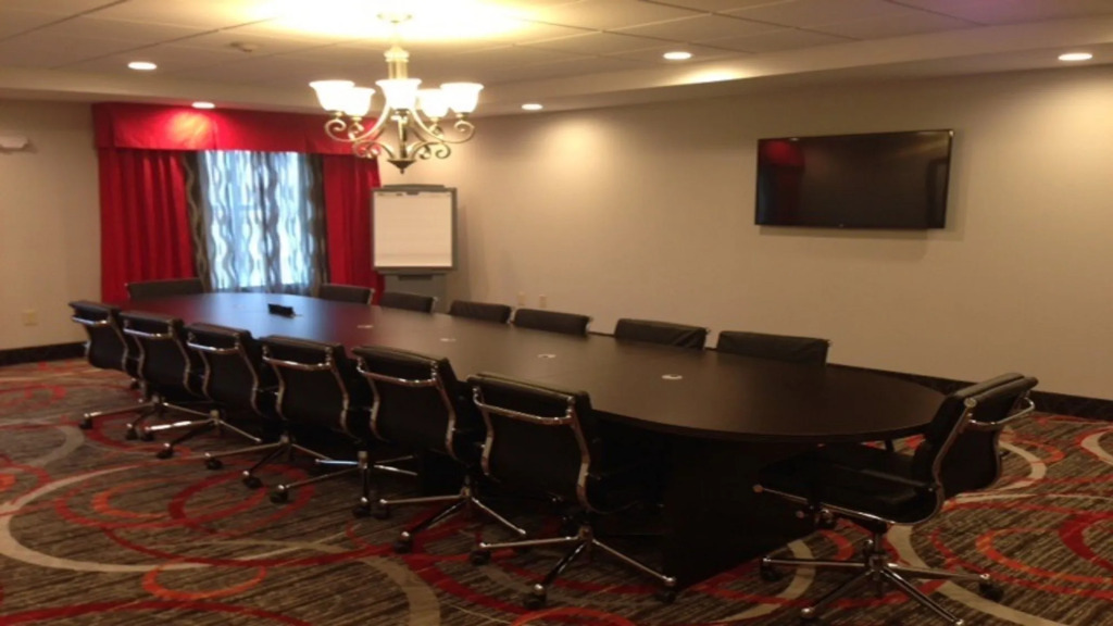 Holiday Inn & Suites Lafayette North by IHG