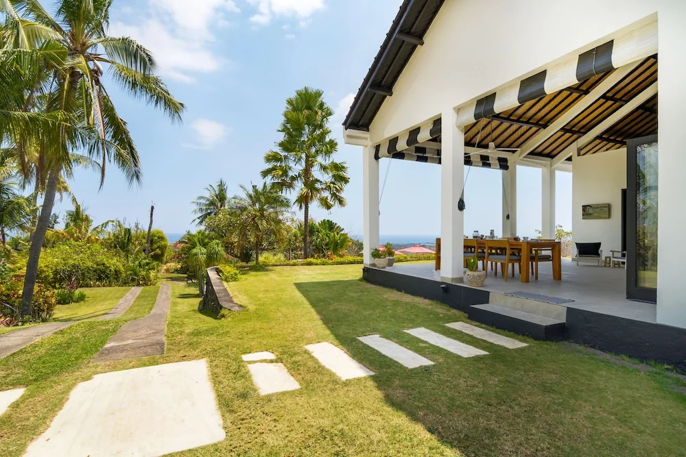 Villa Bloom Lovina by Villa Finder