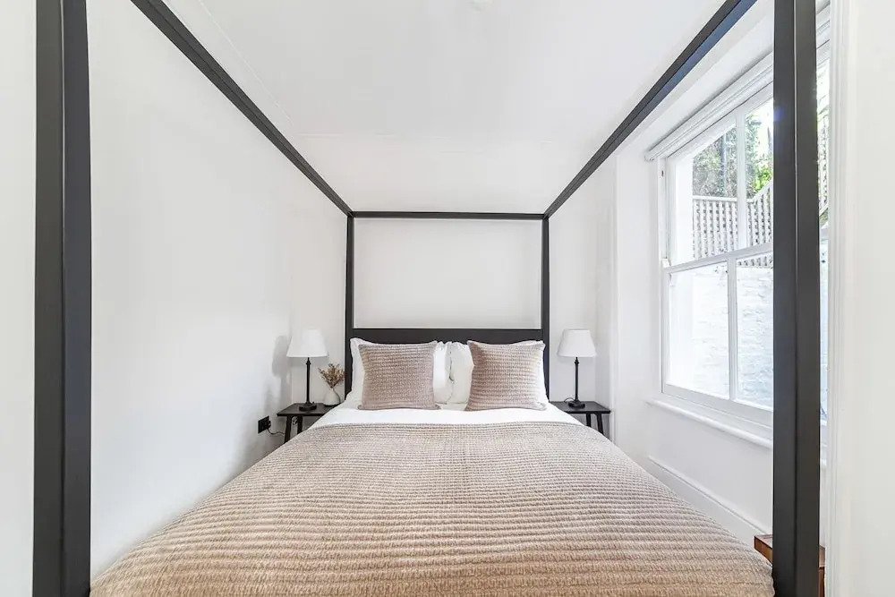 Chic Chelsea Retreat in a Victorian Building