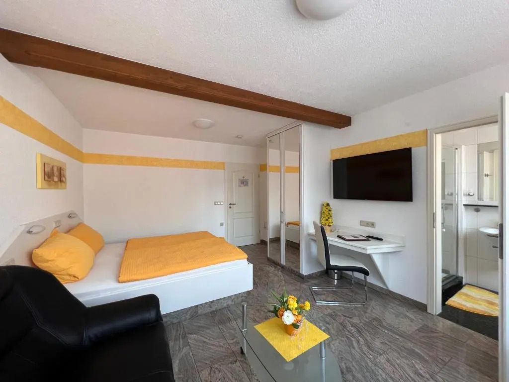 Hotel und Pension Am Burchardikloster