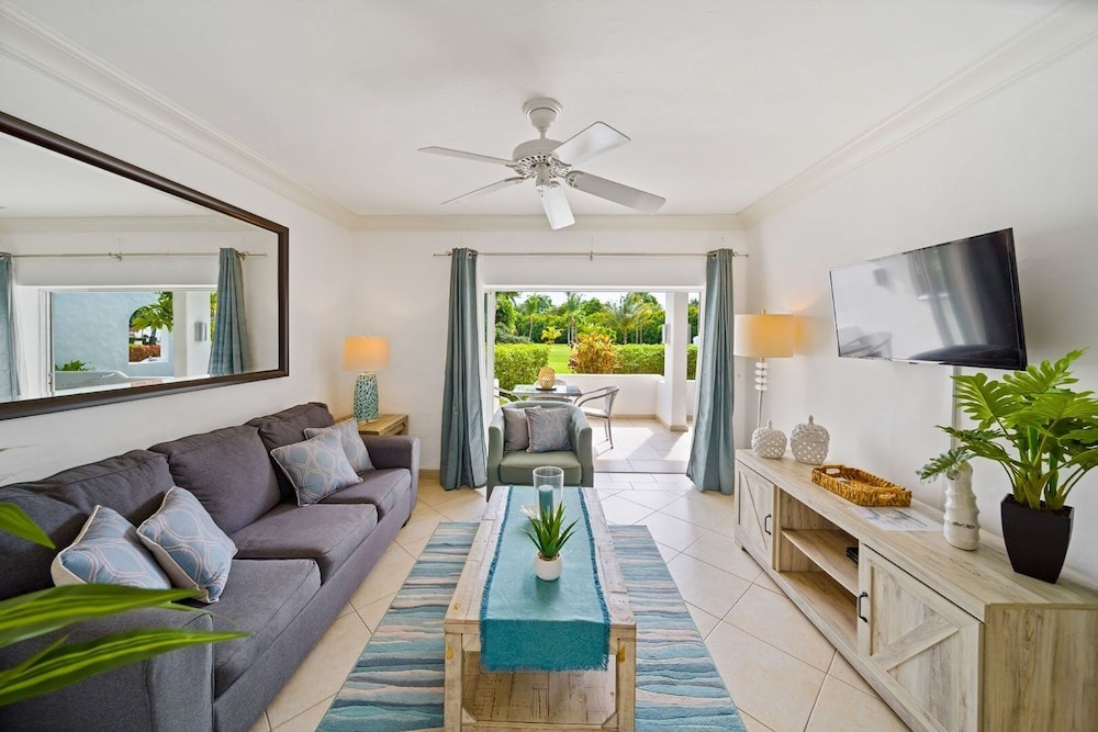 Glitter Bay Estate 112 2 Bedroom Apts