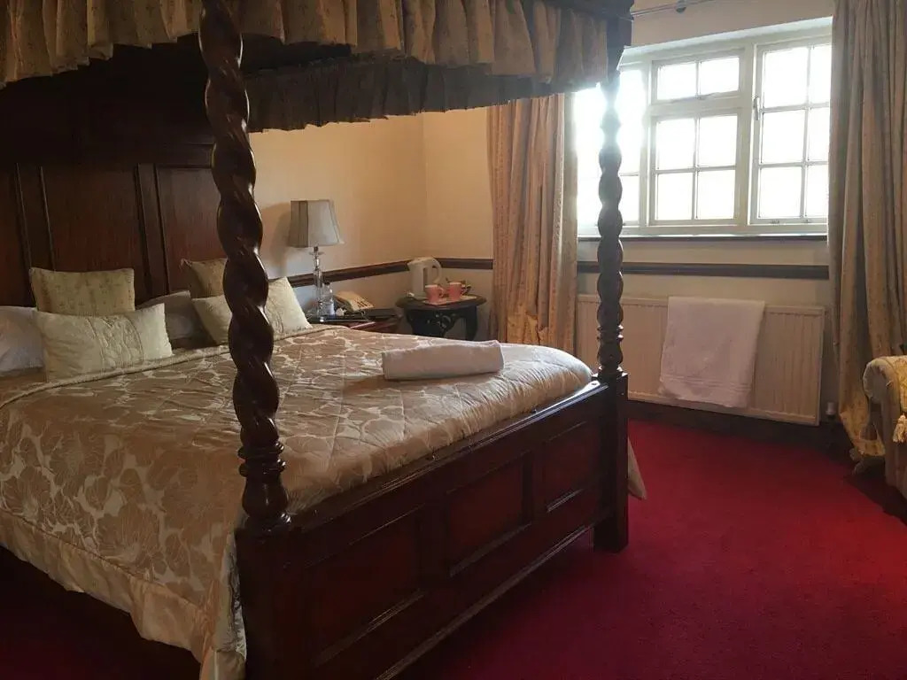 Blazing Donkey Country Hotel