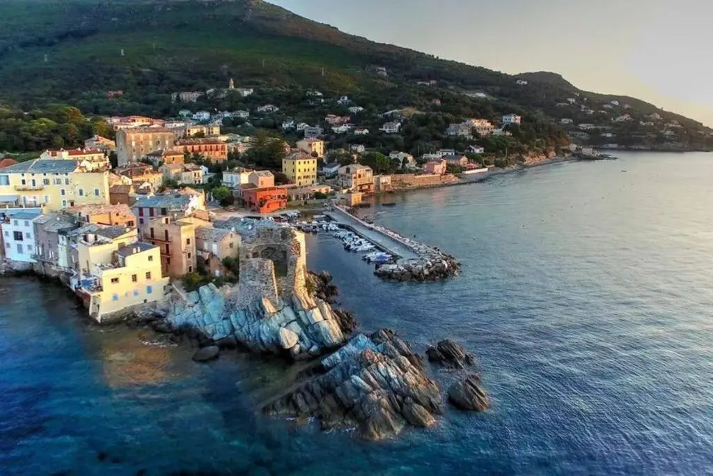 Studio au coeur du village de Poretto