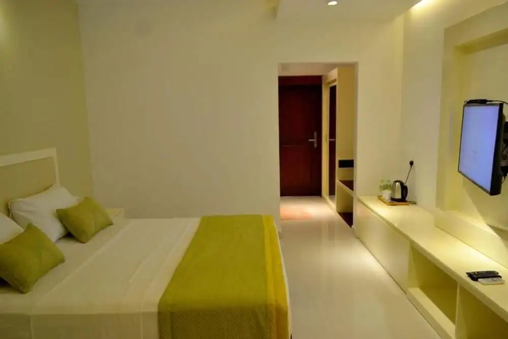 KYNROCK Airport Hotel