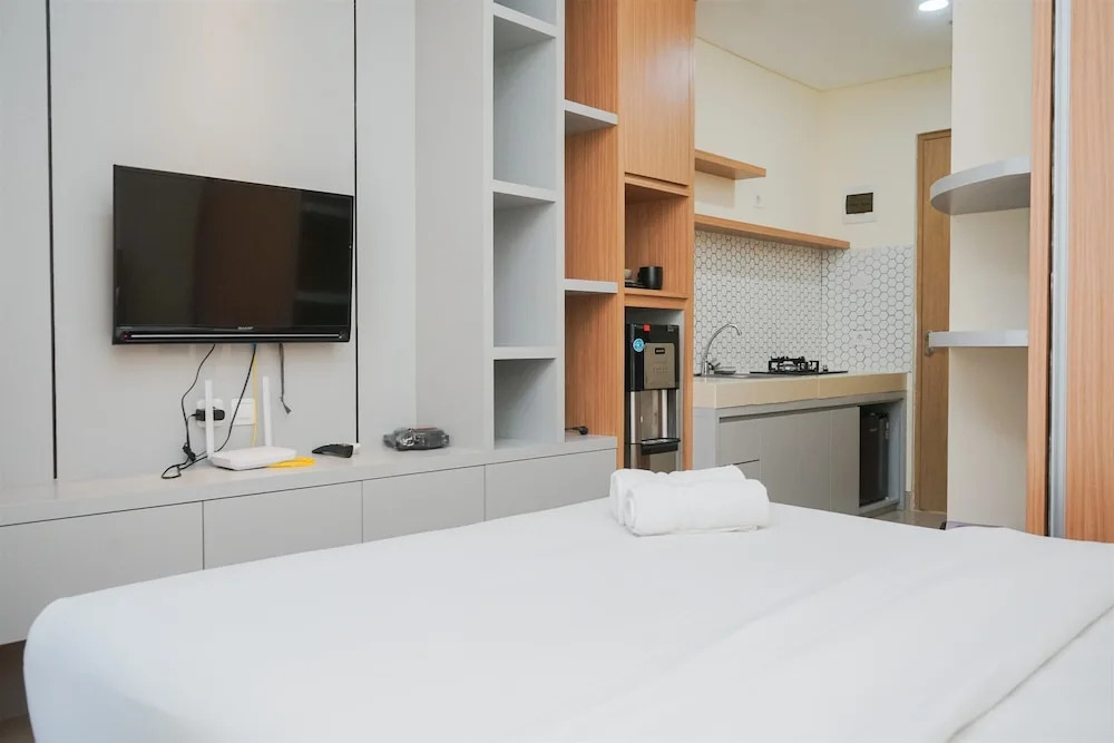 Fully Furnished And Cozy Studio Apartment At B Residence