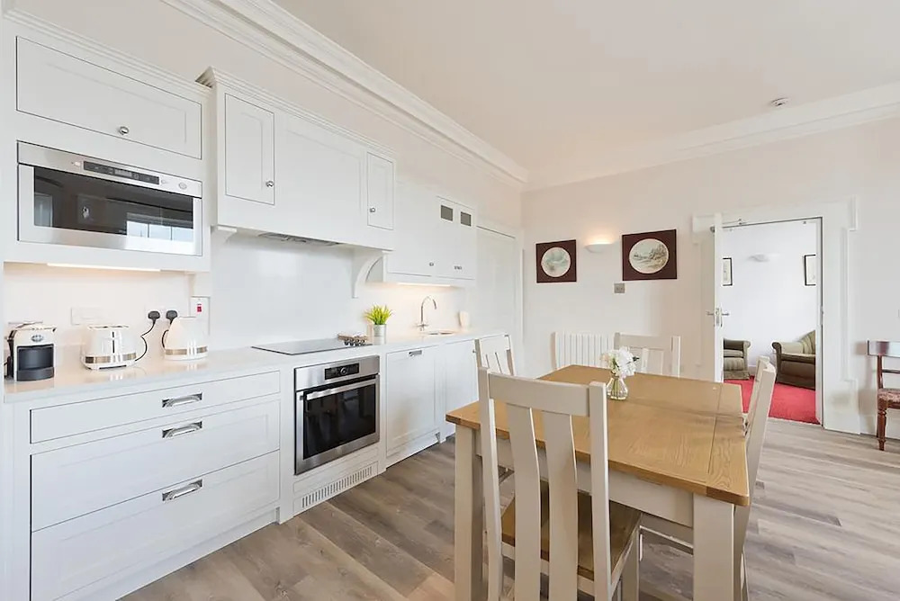 Henrietta Suites City Centre