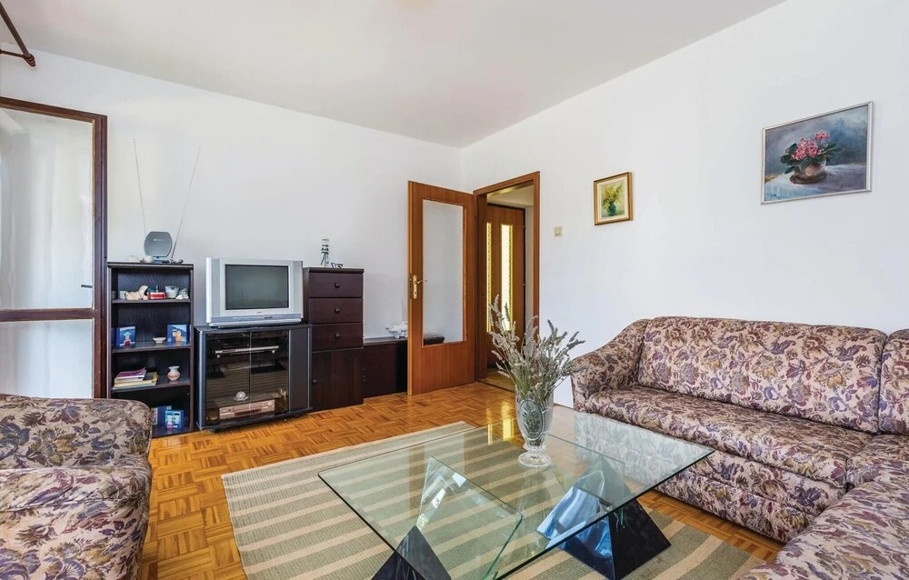 Beautiful Home in Jadranovo With Wifi and 2 Bedrooms