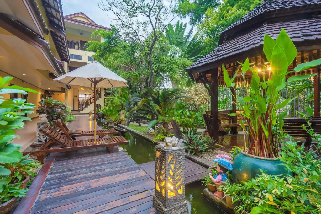 Suphan Lake Hometel