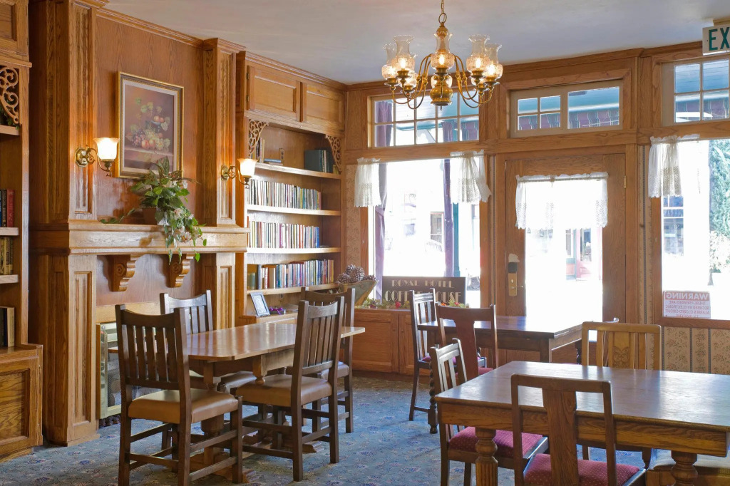 Отель Джеймстауна Americas Best Value Inn & Suites Royal Carriage