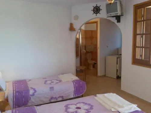 Aparthotel 1 Star Troulos