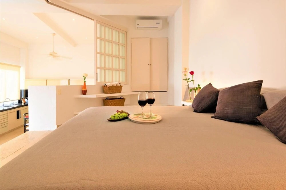 Ganem Lofts- Exclusive 1BR Apt w Incredible Old City Views 514a