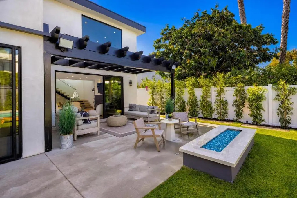 Curson Modern