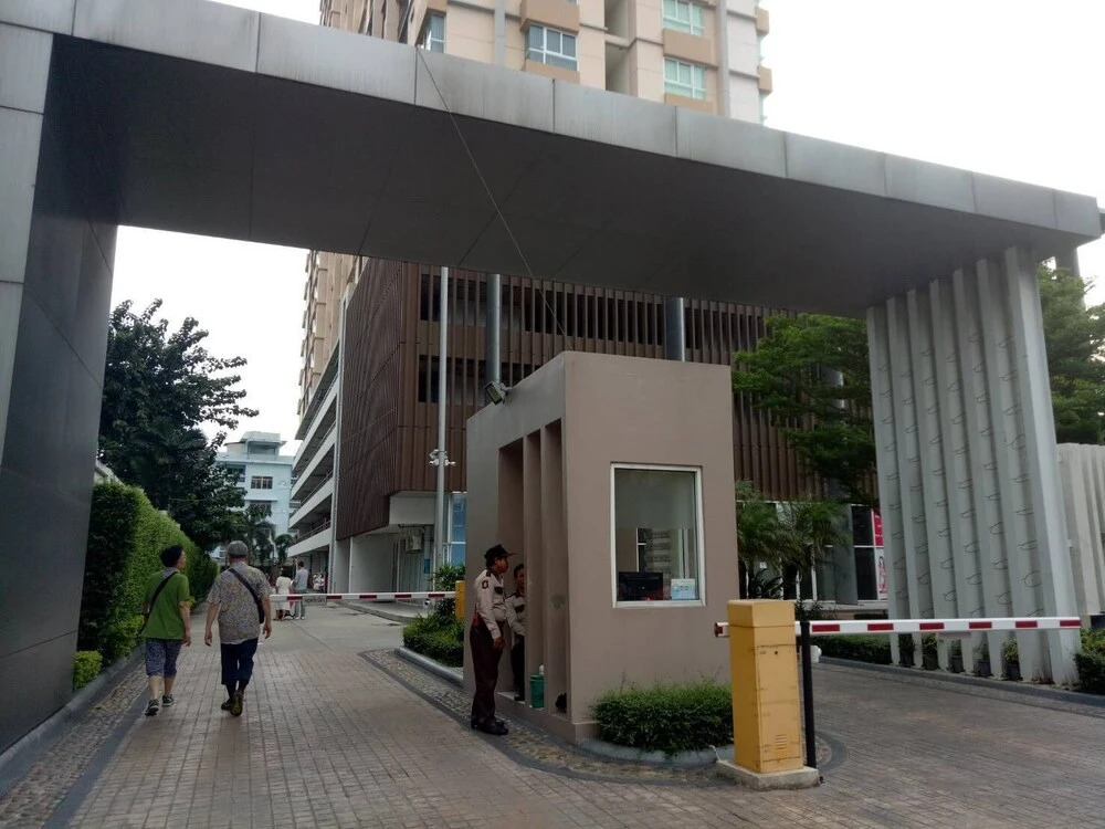 Diamond Sukhumvit by FIB