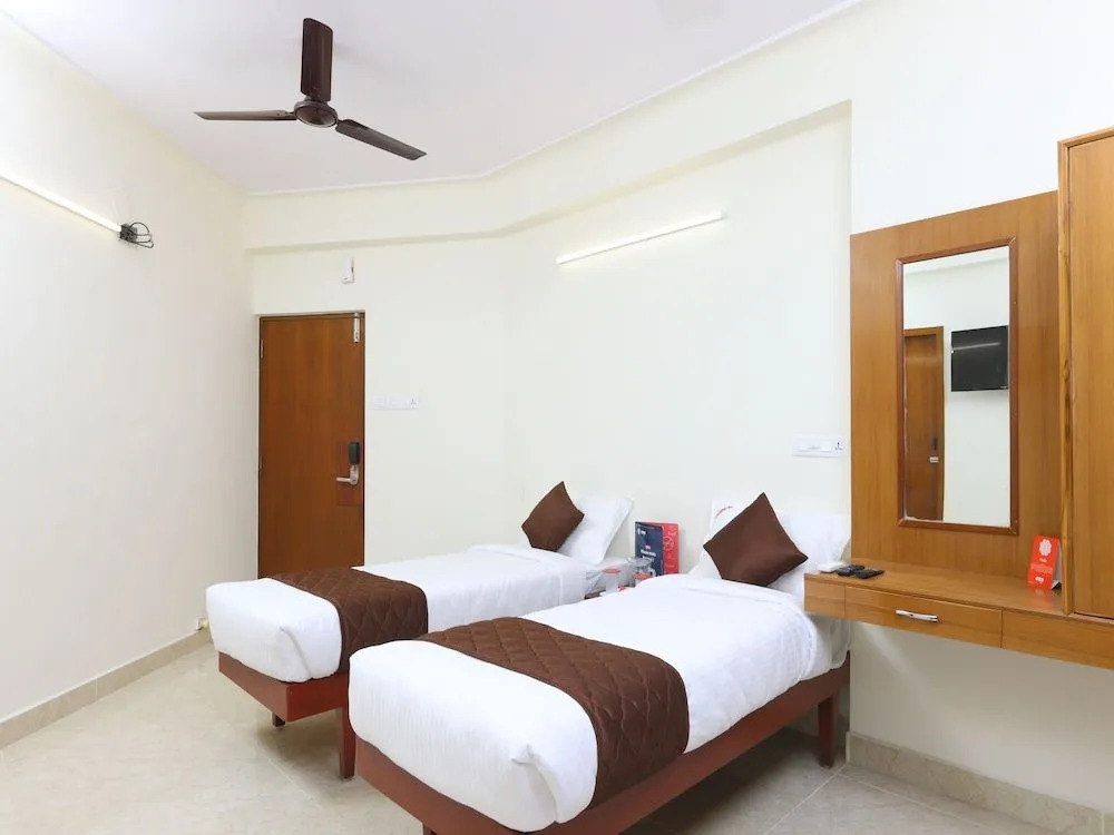 OYO 11433 Kishore Inn