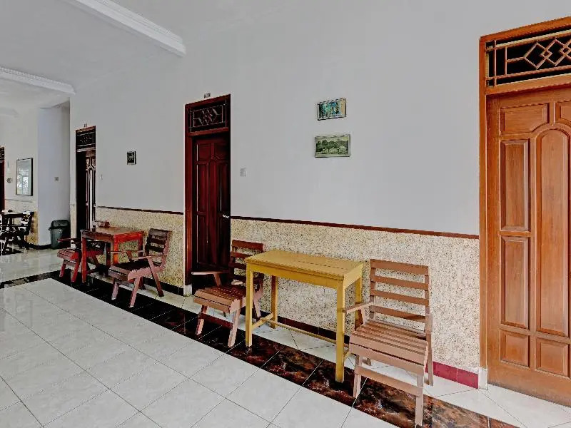 OYO 90309 Hotel Asri 2