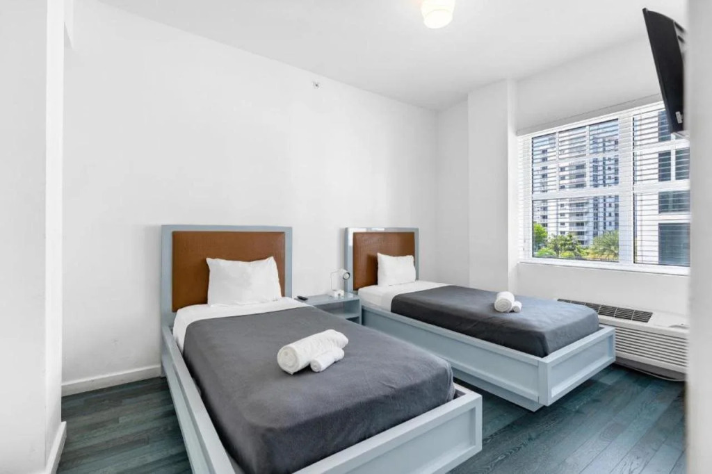 Global Luxury Suites at The Apex Miami