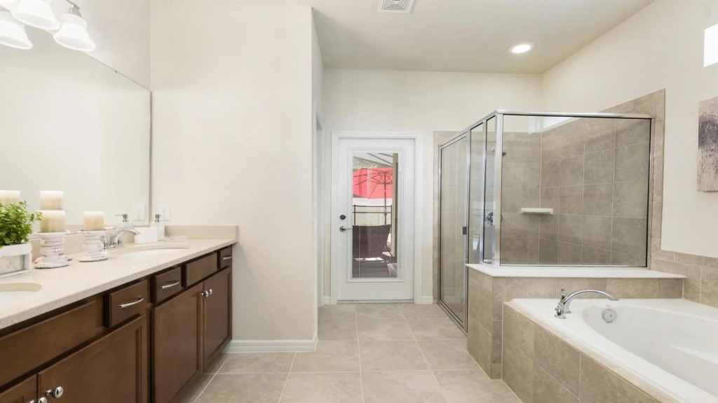 Stunning 9BR Villa w South-facing Pool Near Disney