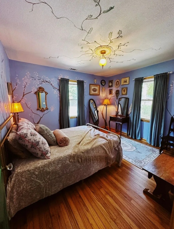 Vintage 1940 Cottage With Quaint Charm 2 Bedroom Home by RedAwning