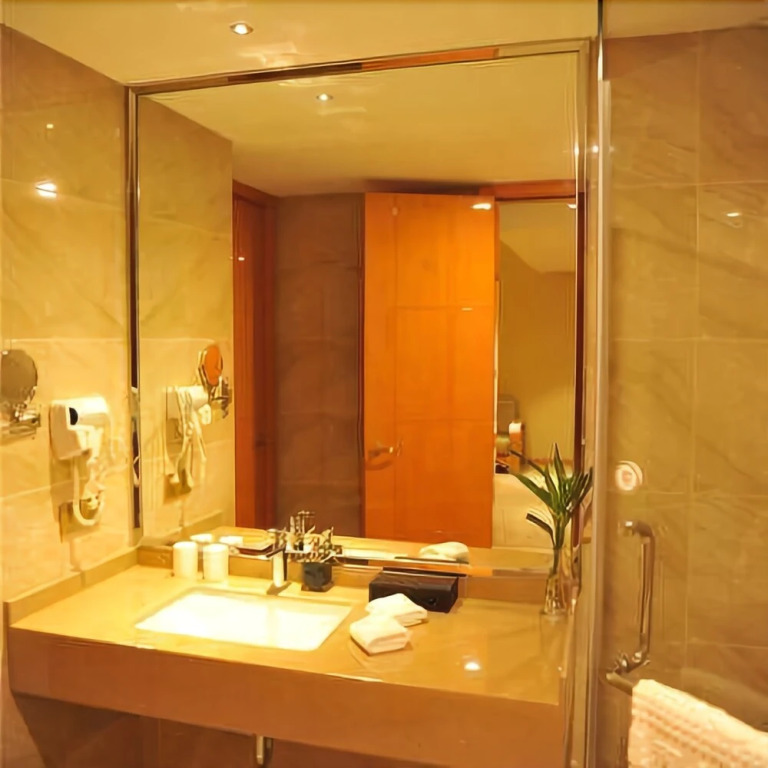 Huangcheng Crystal Hotel