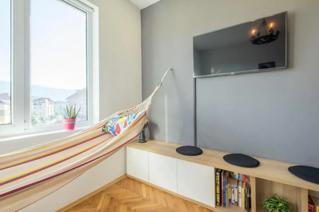 ARTistic & Spacious 2BD Central Apt