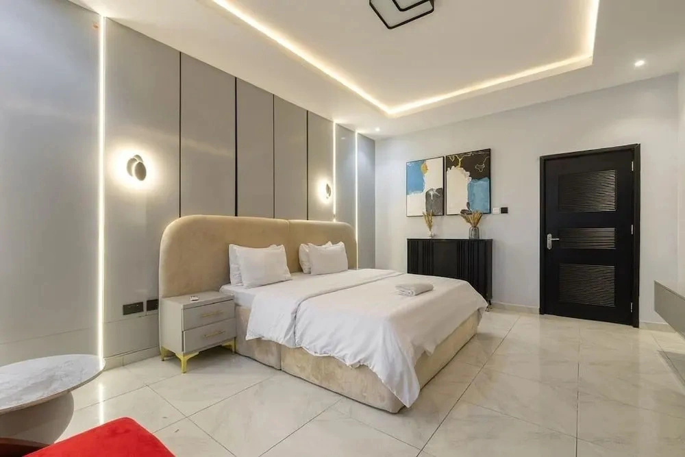 2 bedroom  luxury