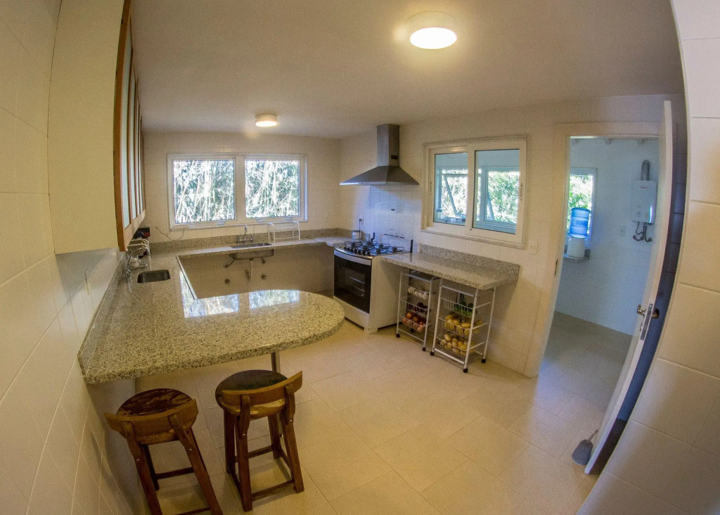 Exuberância & Acesso Direto à Praia da Tartaruga com Uma Vista Única Por Luxury Rentals