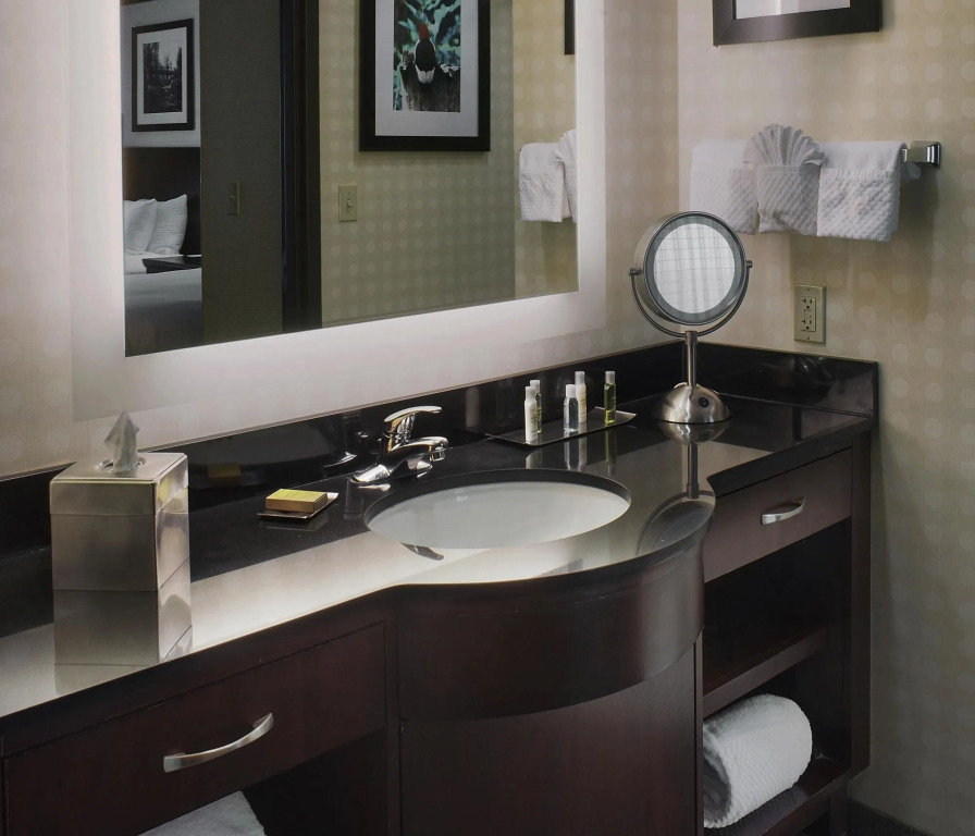 DoubleTree Suites by Hilton Bentonville