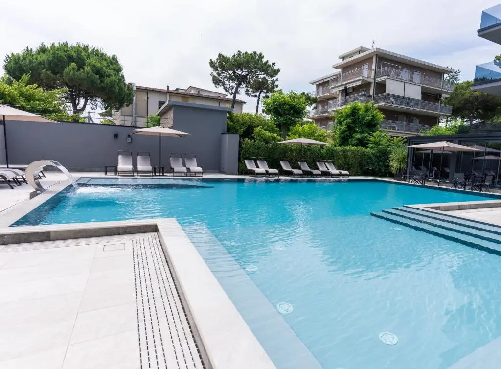 Coast Hotel & Spa