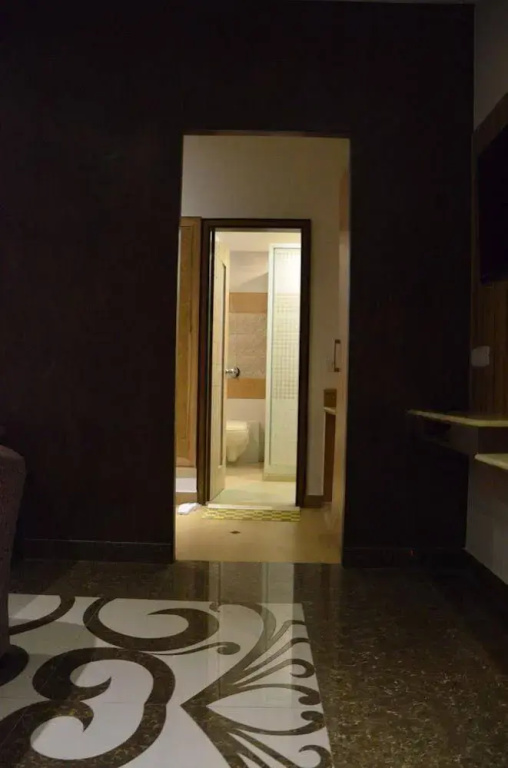 Hotel Melrose Inn - Near Railway Station , Aligarh
