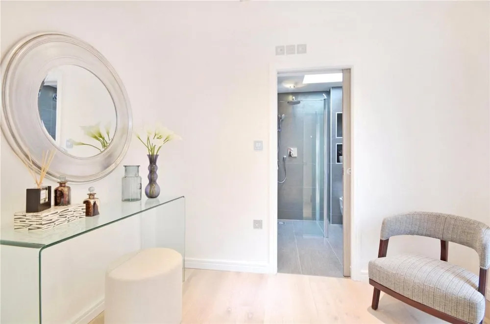 2 Bedroom House In West Hampstead