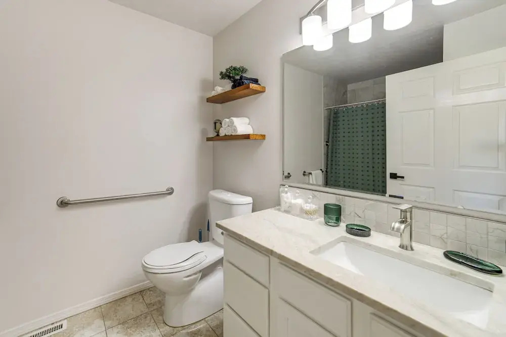 7 Mi to Dtwn: Charming Retreat w/ Yard in Boise