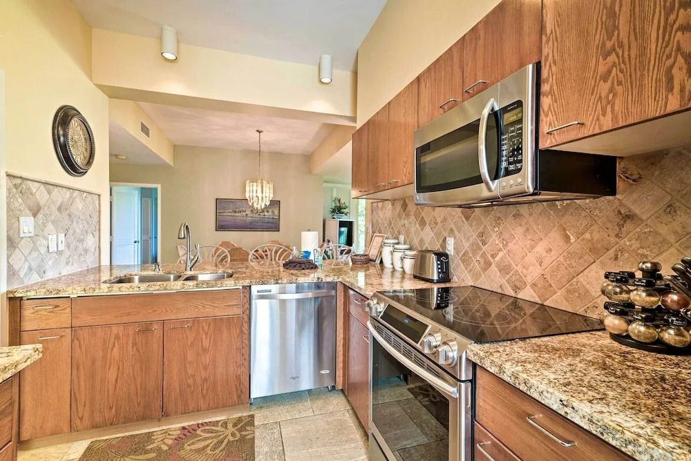 Waikoloa Village Condo w/ Pool & Golf Course Views