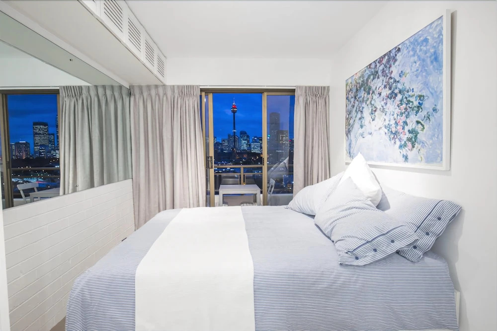 1 BR Park Breathtaking Sydney Skyline
