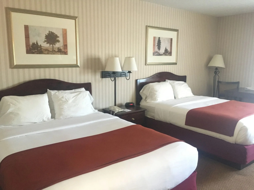 Mountain Inn & Suites