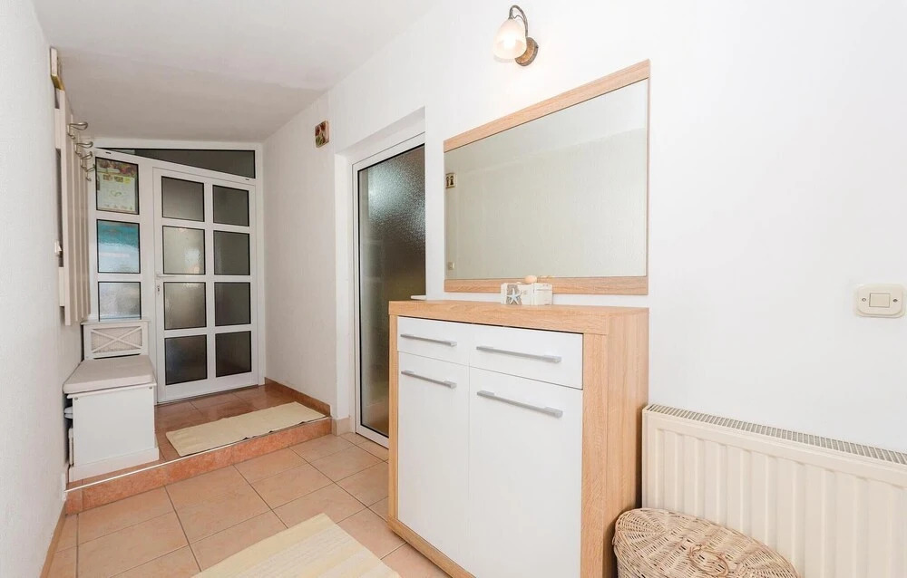Three-Bedroom Holiday Home In Sibenik