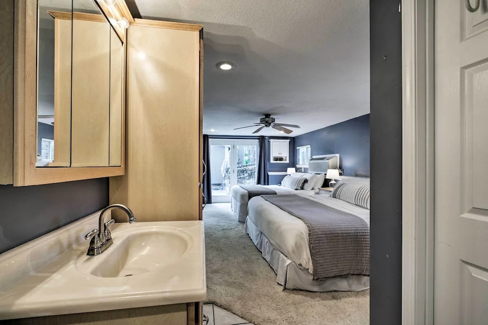 Family Fun! Lakeside Gem + Dock in Sunrise Beach