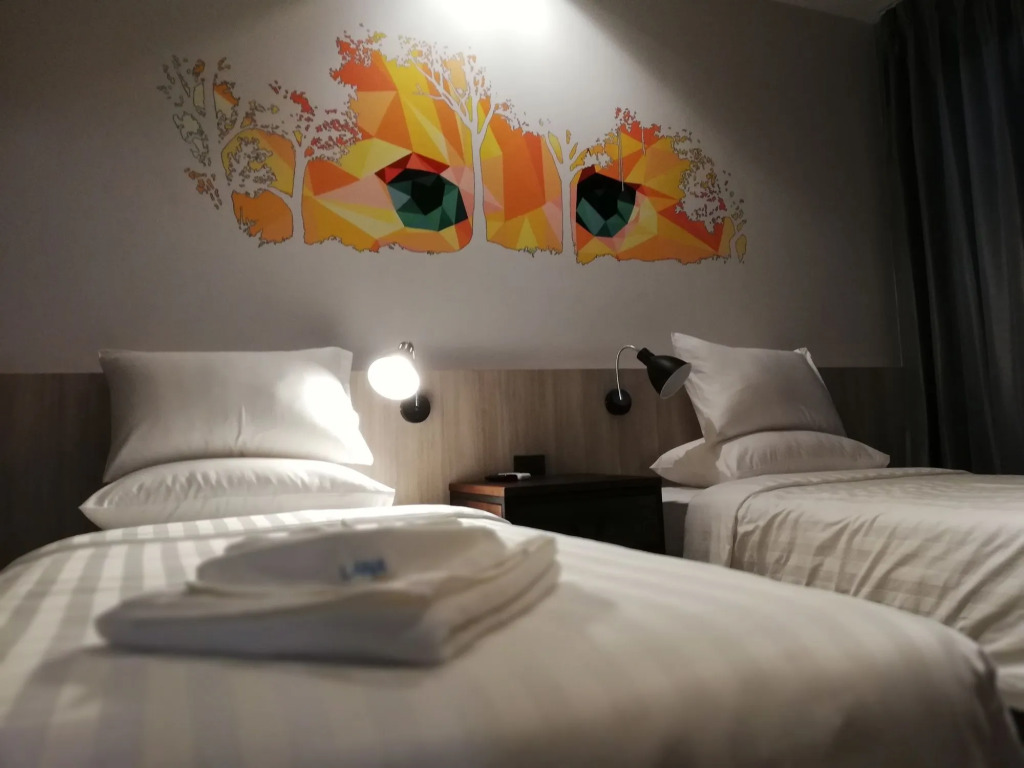 Lana Beds & Space