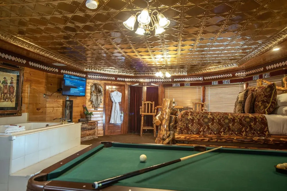 The Anniversary Inn - Logan