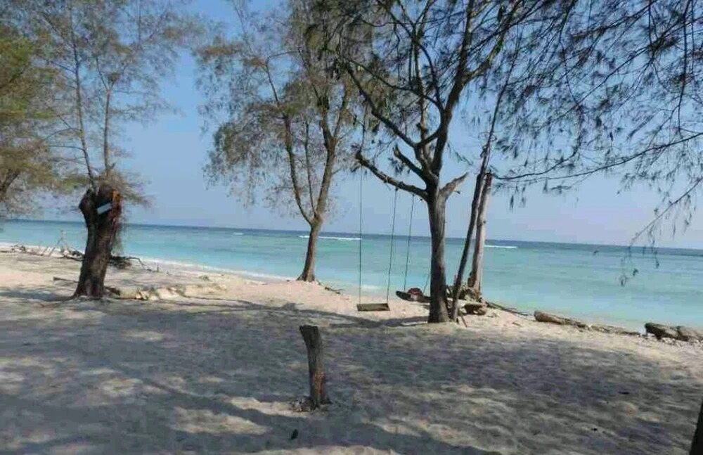 Yaya Bungalows Blue Coral