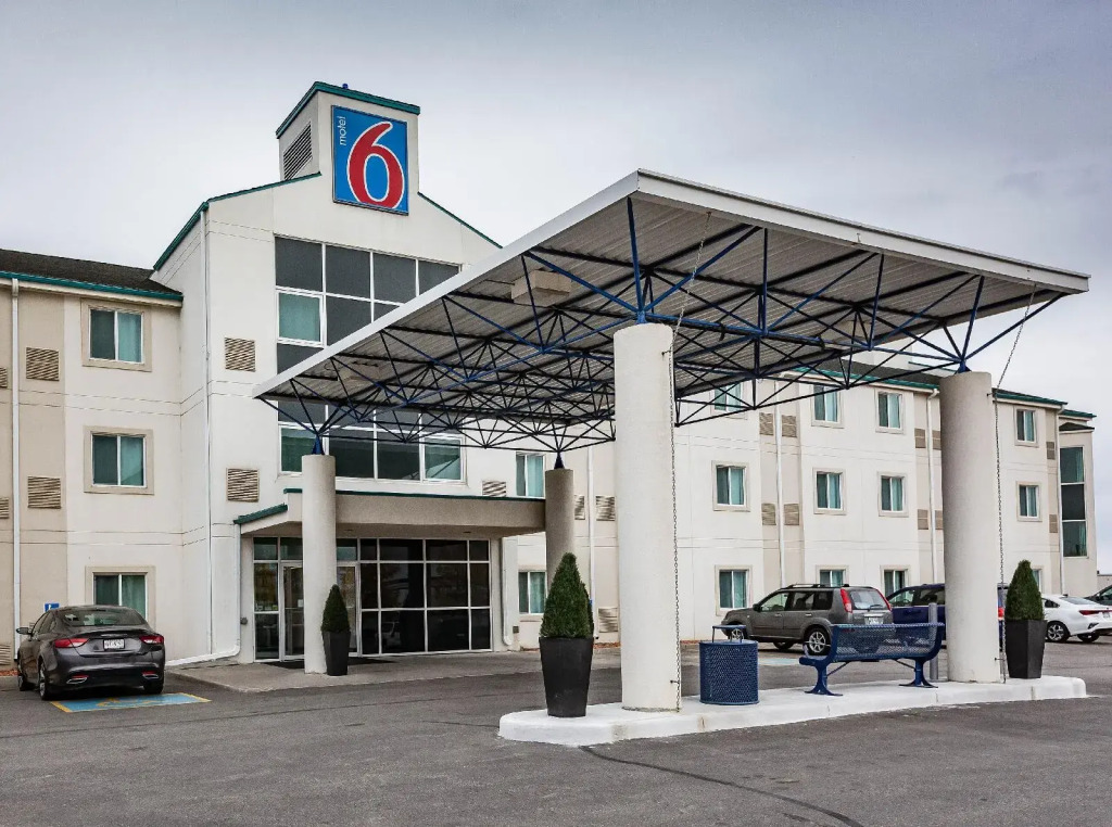 Motel 6-Saskatoon, SK